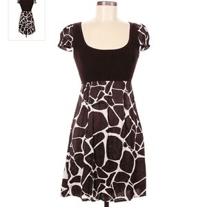 Bebe Brown White Cow Animal Print Dress  Juniors Large L Short Sleeve Satiny EUC